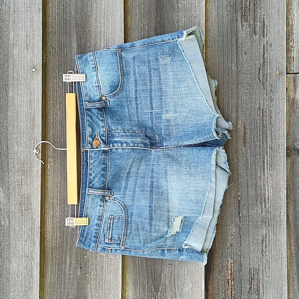 Ci Sono juniors cuffed distressed medium wash mid-rise denim shorts - size 13/31